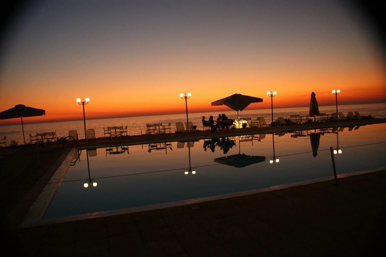 Hotel Limenari Filiatra Bagian luar foto