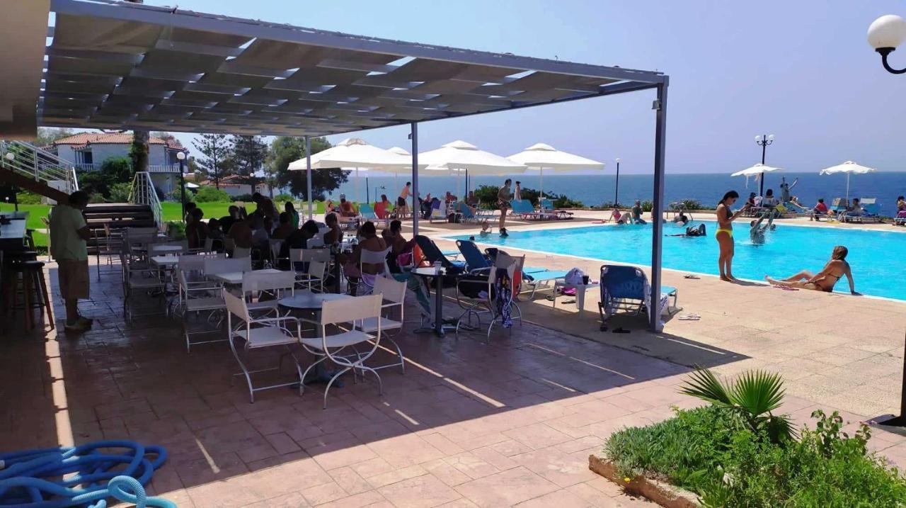 Hotel Limenari Filiatra Bagian luar foto